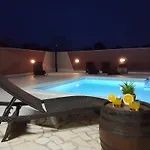 Komel With Pool * Fažana
