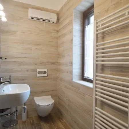 Komel With Pool Prázdninový dům