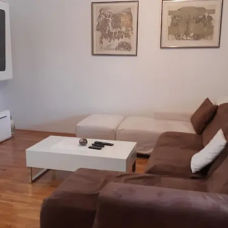 Komel With Pool * 法扎纳