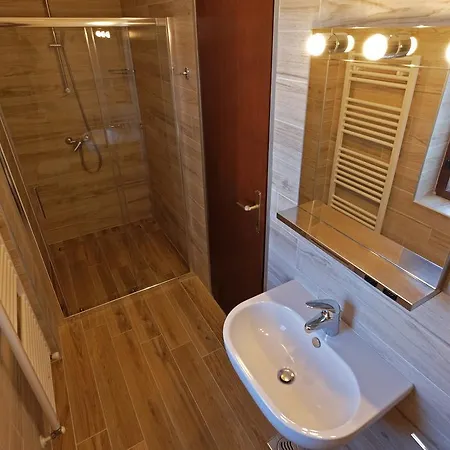 Komel With Pool Fažana