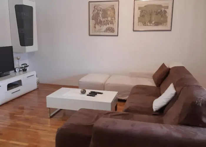 Komel With Pool * 法扎纳