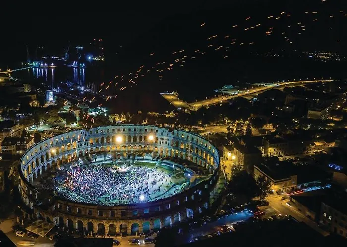 Komel With Pool * Fažana