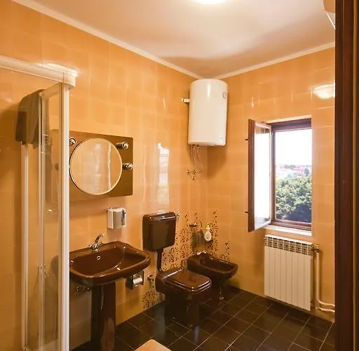 Komel With Pool 度假居 *