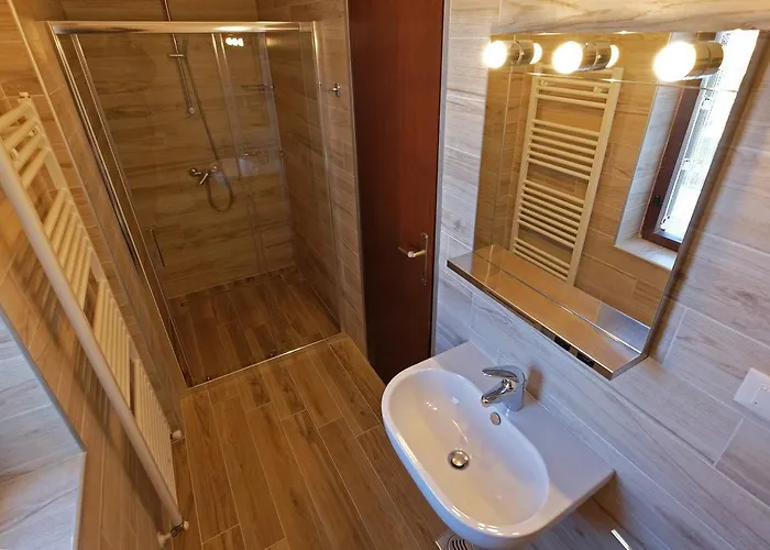 Komel With Pool Fažana