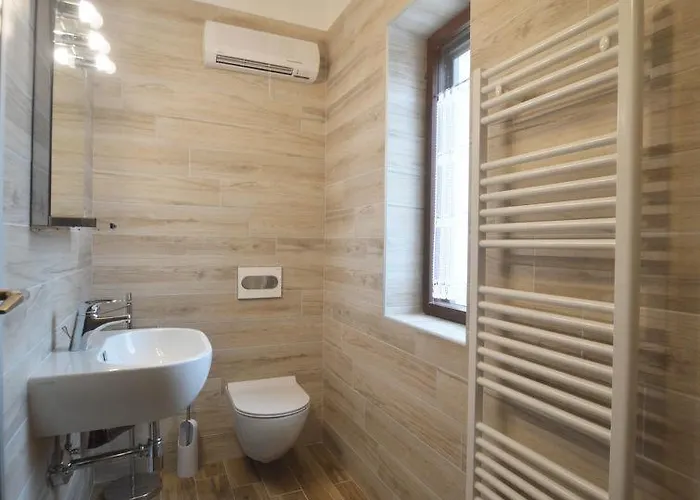 Komel With Pool 度假居