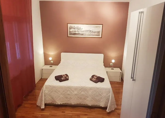 Komel With Pool 度假居 法扎纳